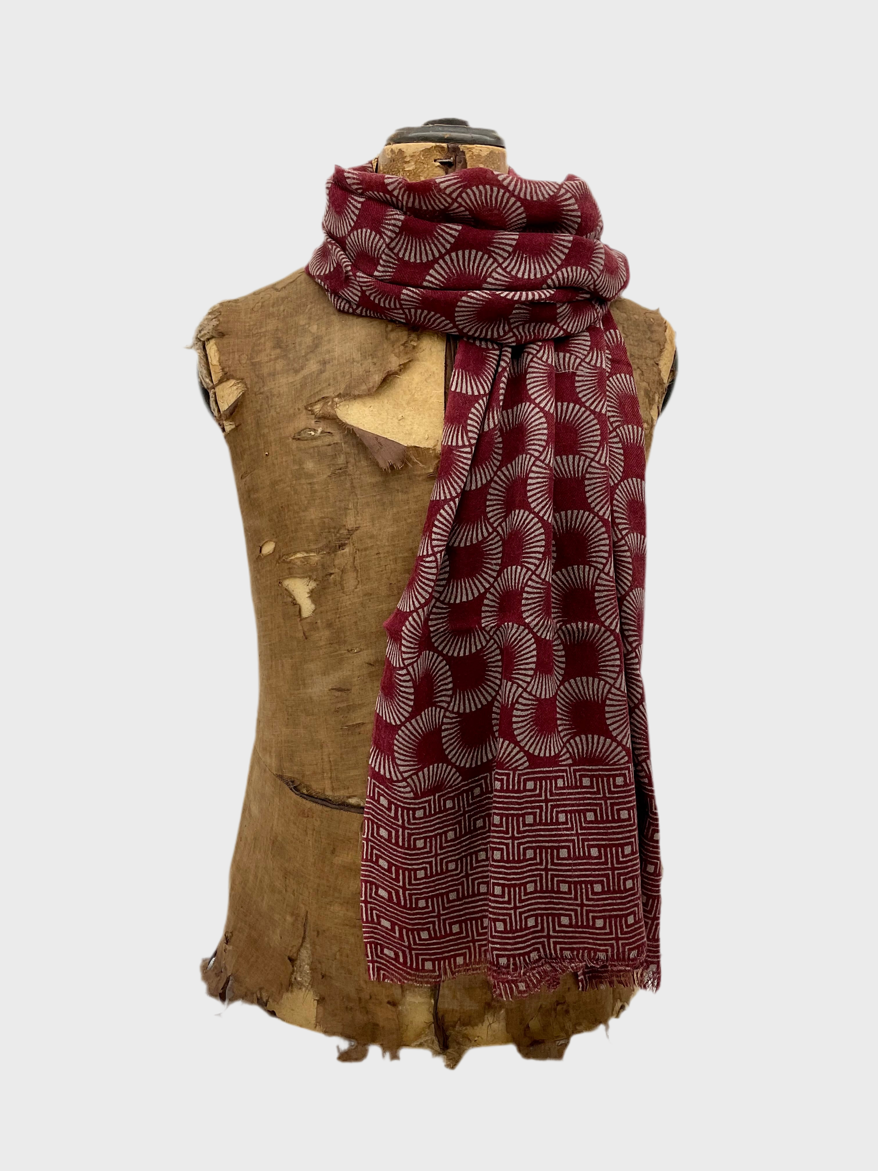 SCHAL GRAFIC PATTERN I WOLLE - SEIDE wine