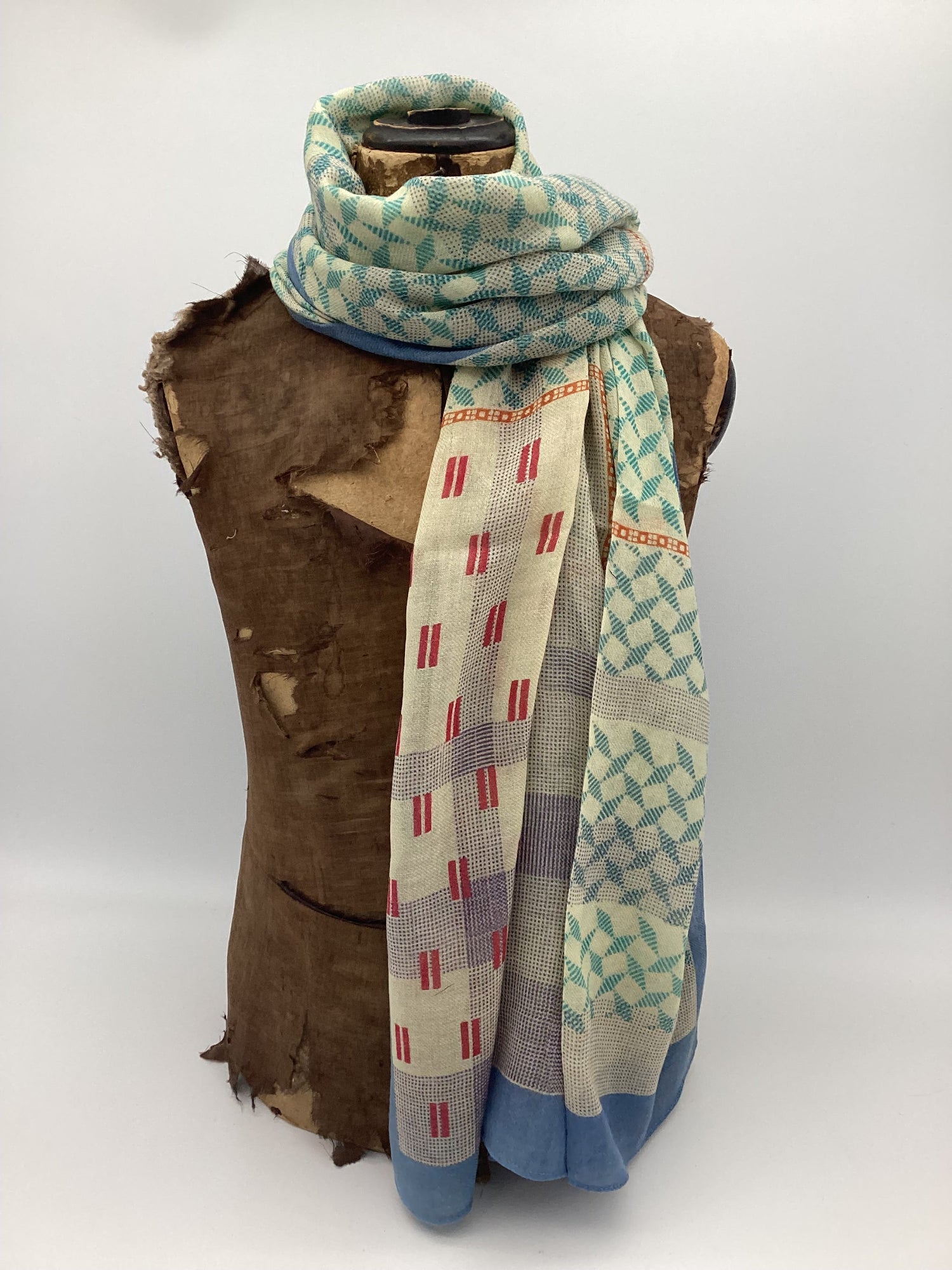 SCHAL TAFFEL I WOLLE - beige-Muster-hellblau