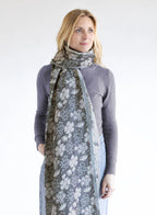 SCHAL FINE FLOWERS I  BIO BAUMWOLLE - anthrazit