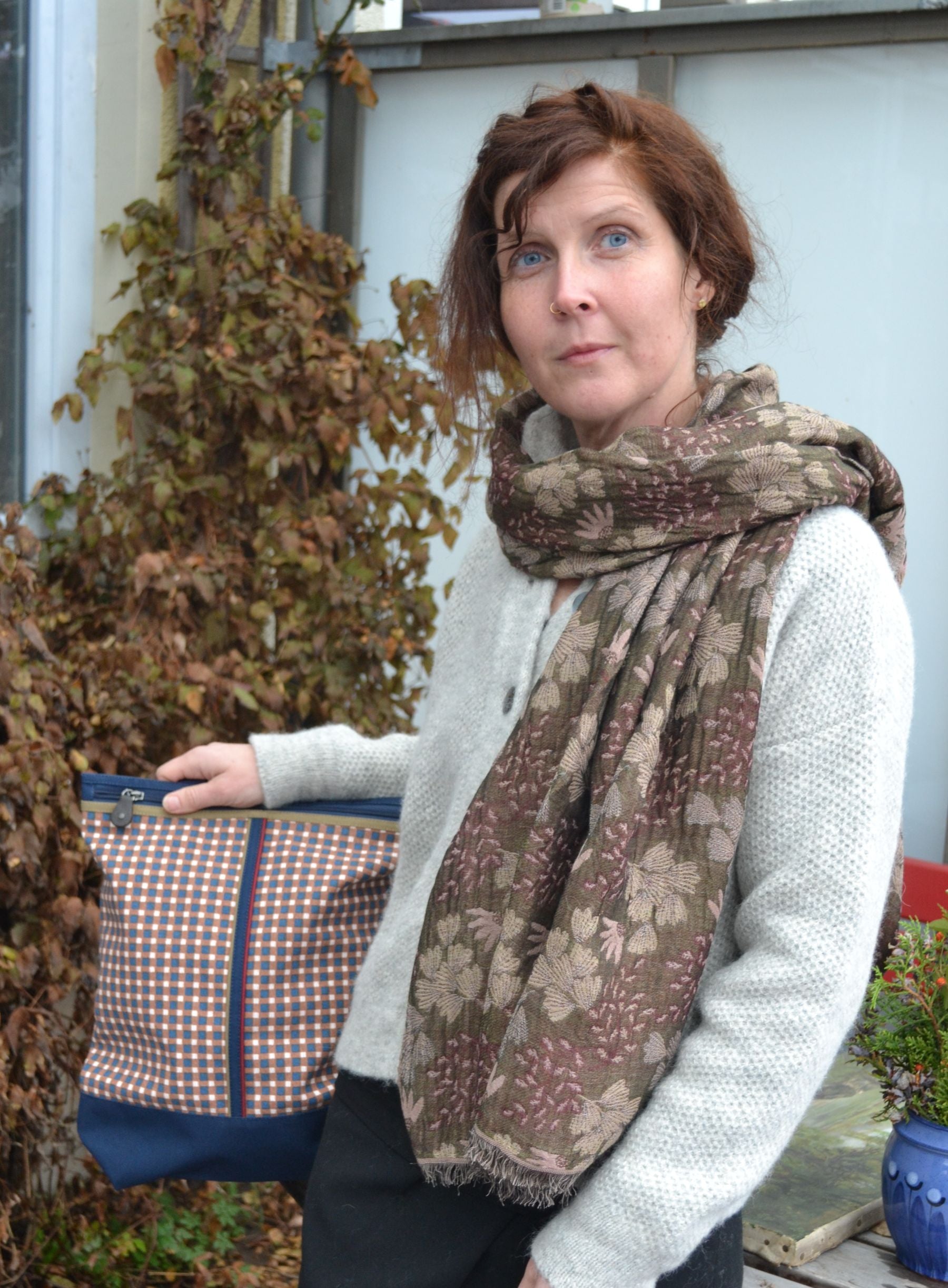 SCHAL FINE FLOWERS I  BIO BAUMWOLLE - bordeaux